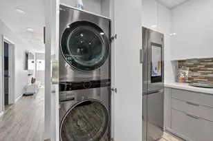 1383 NE 38th St, Oakland Park, FL 33334 - Photo 17