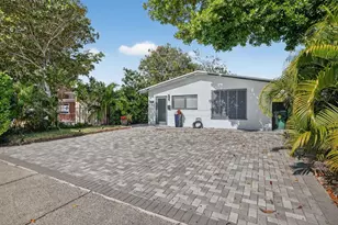 1383 NE 38th St, Oakland Park, FL 33334 - Photo 3