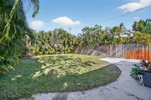 1383 NE 38th St, Oakland Park, FL 33334 - Photo 39