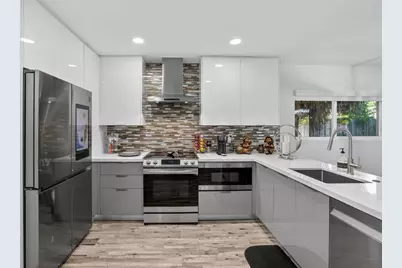 1383 NE 38th St, Oakland Park, FL 33334 - Photo 11