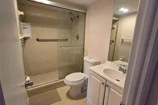 605 Oaks Dr, Pompano Beach, FL 33069 - Photo 9