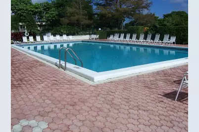 605  Oaks Dr, Unit #405, Pompano Beach, FL 33069 - Photo 17