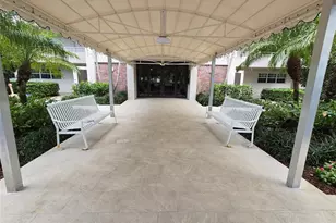 605 Oaks Dr, Pompano Beach, FL 33069 - Photo 15