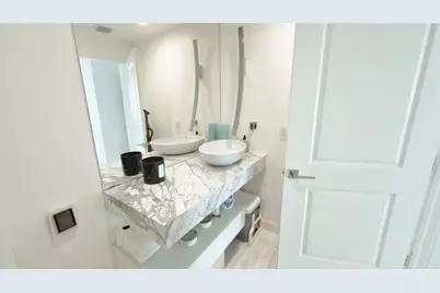 7910  Harbor Island Dr, Unit #805, North Bay Village, FL 33141 - Photo 15