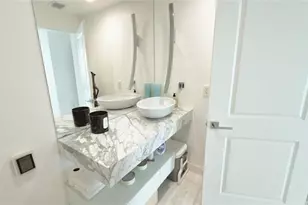 7910 Harbor Island Dr, North Bay Village, FL 33141 - Photo 15