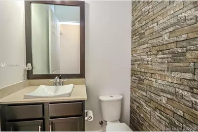 8362 NW 39th Ct, Pembroke Pines, FL 33024 - Photo 17