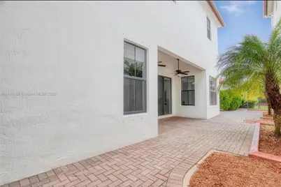 8362 NW 39th Ct, Pembroke Pines, FL 33024 - Photo 21