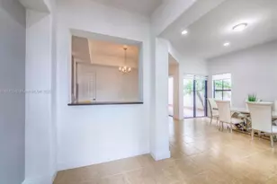 8362 NW 39th Ct, Pembroke Pines, FL 33024 - Photo 5