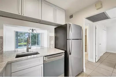 9430  Poinciana Pl, Unit #415, Davie, FL 33324 - Photo 9