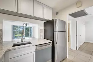 9430 Poinciana Pl, Davie, FL 33324 - Photo 9