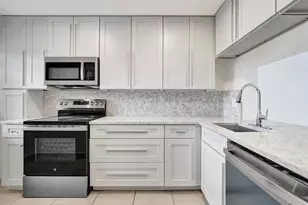 9430 Poinciana Pl, Davie, FL 33324 - Photo 5