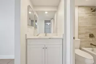 9430 Poinciana Pl, Davie, FL 33324 - Photo 23