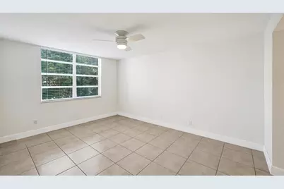 9430  Poinciana Pl, Unit #415, Davie, FL 33324 - Photo 17