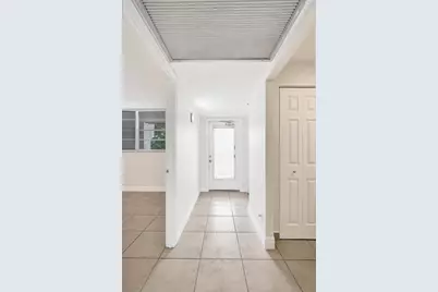 9430  Poinciana Pl, Unit #415, Davie, FL 33324 - Photo 3