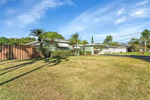 881 NW Zinnia Ln, Plantation, FL 33317 - Photo 37