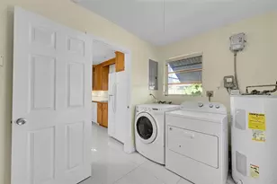 881 NW Zinnia Ln, Plantation, FL 33317 - Photo 51