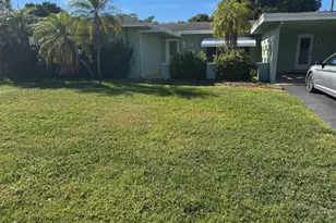 881 NW Zinnia Ln, Plantation, FL 33317 - Photo 3