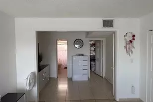 9359 Fontainebleau Blvd, Miami, FL 33172 - Photo 17