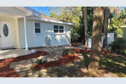 4646 NE Dudley Cir, Jensen Beach, FL 34957 - Photo 3