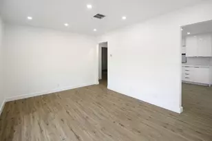 800 NW 101st St, Miami, FL 33150 - Photo 23