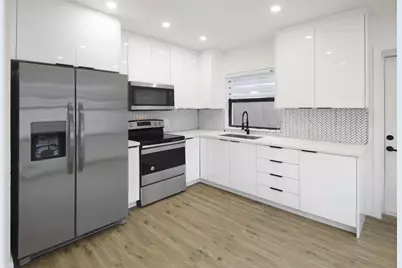 800 NW 101st St, Miami, FL 33150 - Photo 15