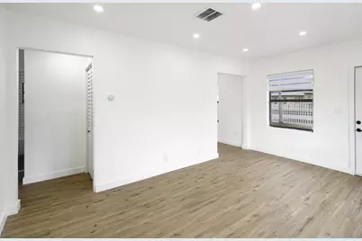 800 NW 101st St, Miami, FL 33150 - Photo 17