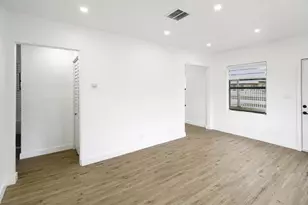 800 NW 101st St, Miami, FL 33150 - Photo 17