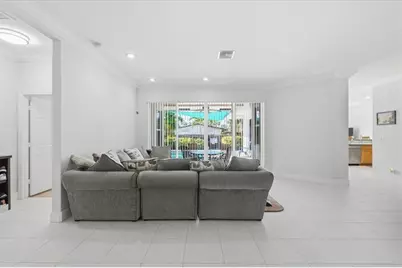 517 SE 7th Ave, Deerfield Beach, FL 33441 - Photo 3