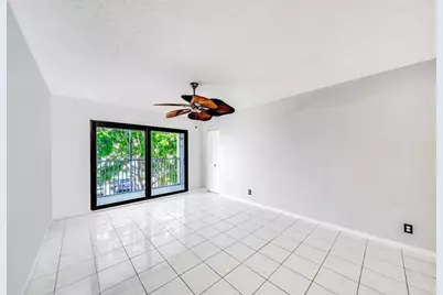 150  Cypress Club Dr, Unit #528, Pompano Beach, FL 33060 - Photo 9