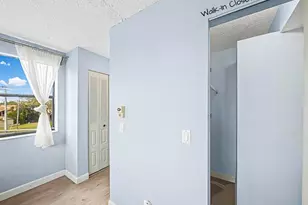 10466 Sunrise Lakes Blvd, Sunrise, FL 33322 - Photo 21