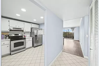 10466  Sunrise Lakes Blvd, Unit #312, Sunrise, FL 33322 - Photo 7