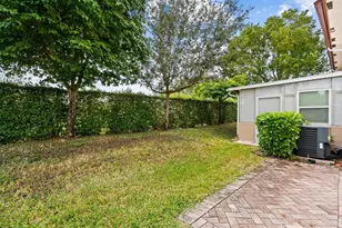 8940 NW 38th Dr, Coral Springs, FL 33065 - Photo 23