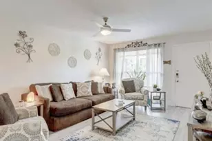 55 SE 14th St, Boca Raton, FL 33432 - Photo 1