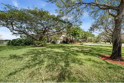 11047  Garden Ridge Ct, Davie, FL 33328 - Photo 3