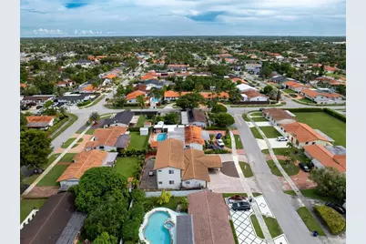 2705 SW 108th Ct, Miami, FL 33165 - Photo 51