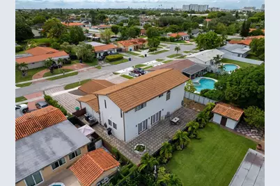 2705 SW 108th Ct, Miami, FL 33165 - Photo 41