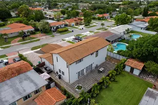 2705 SW 108th Ct, Miami, FL 33165 - Photo 41