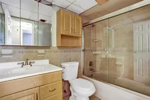 2801 Somerset Dr, Lauderdale Lakes, FL 33311 - Photo 15