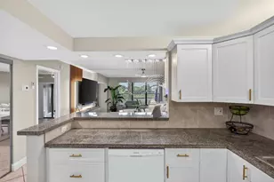 2314 S Cypress Bend Dr, Pompano Beach, FL 33069 - Photo 11