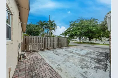1249 SW 35th Ave, Fort Lauderdale, FL 33312 - Photo 43