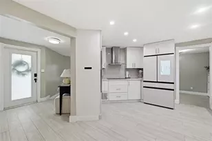 8340 SW 27th Pl, Davie, FL 33328 - Photo 11