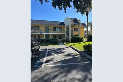 720 Meadows Circle #720, Boynton Beach, FL 33436 - Photo 3