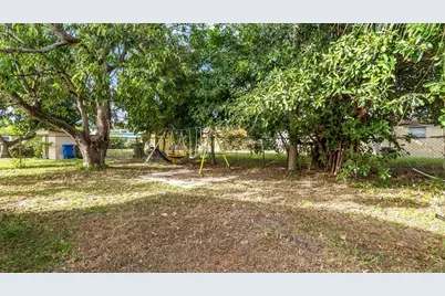 2711 NW 24th Ct, Fort Lauderdale, FL 33311 - Photo 9