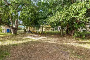 2711 NW 24th Ct, Fort Lauderdale, FL 33311 - Photo 9