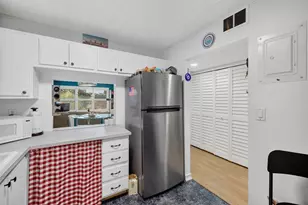 2312 S Cypress Bend Dr, Pompano Beach, FL 33069 - Photo 5