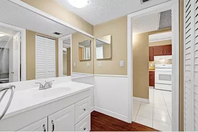 9235  Lagoon Pl, Unit #308, Davie, FL 33324 - Photo 23