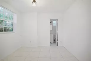 902 NE 40th St, Fort Lauderdale, FL 33334 - Photo 9