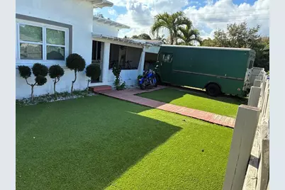 516 SW 15th St, Fort Lauderdale, FL 33315 - Photo 1