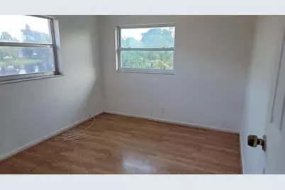 609 SW 79th Ter, North Lauderdale, FL 33068 - Photo 11