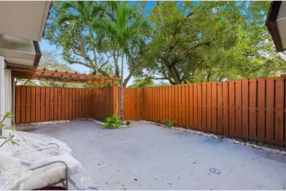 9142 SW 23rd St, Unit #D, Davie, FL 33324 - Photo 3